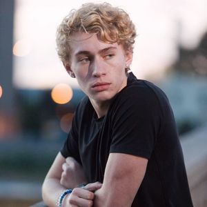 Meet your Posher, Alex